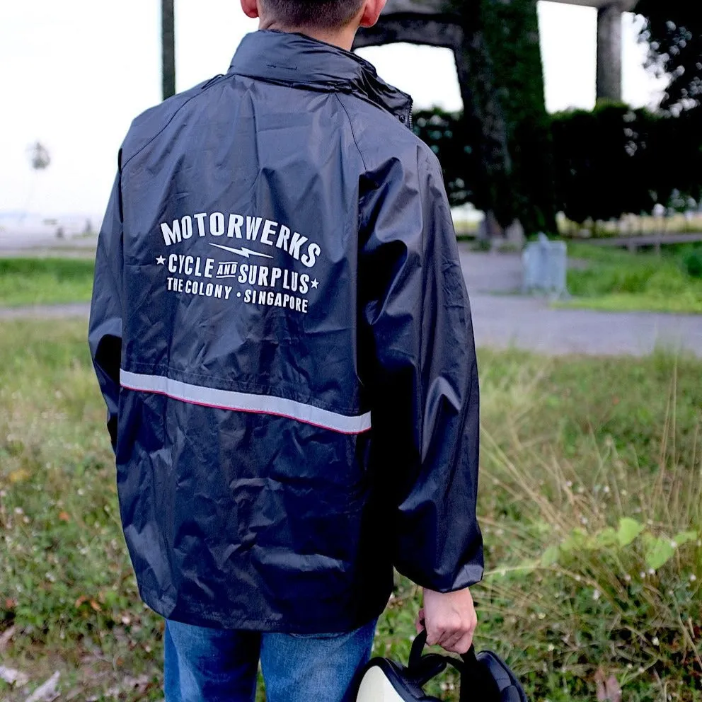 MW Messenger Raincoat Black
