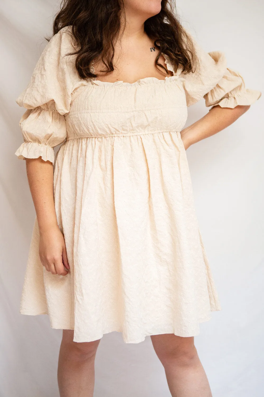 Nolla | Babydoll Gingham Dress w/ Flower Detailing