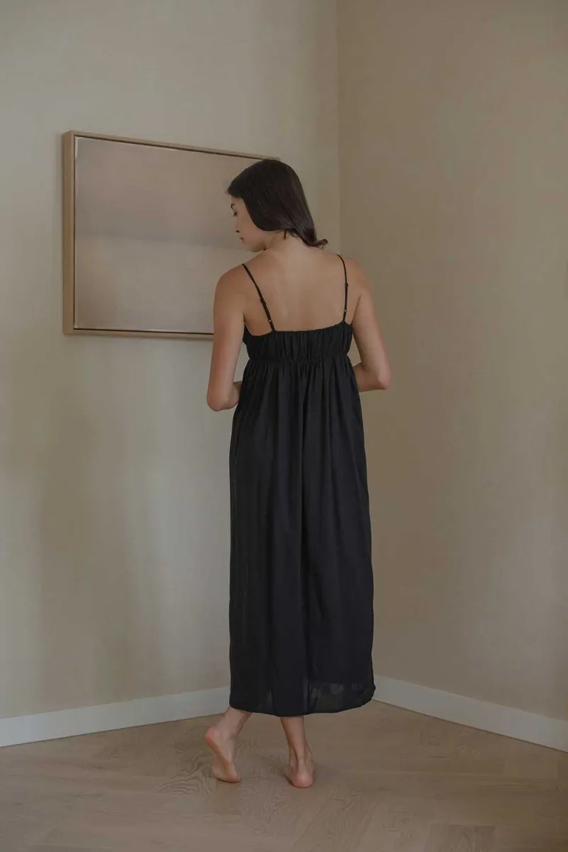 Ruched Bodice Dress in Black